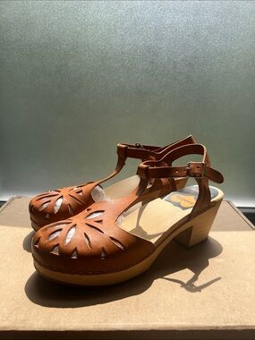 SWEDISH  Hasbeens Lacy Clog Sandal